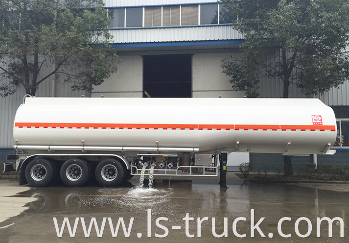 Tri-axle 43000L Fuel Transport Semi Trailer